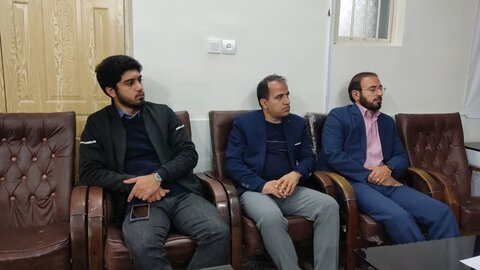 تصاویر نشست هم اندیشی و بصیرتی خبرنگاران با امام جمعه کوهدشت