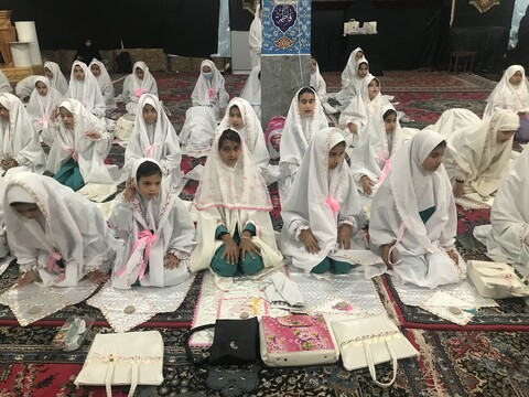 جشن تکلیف دختران چغادکی با حضور مدیر حوزه علمیه بوشهر