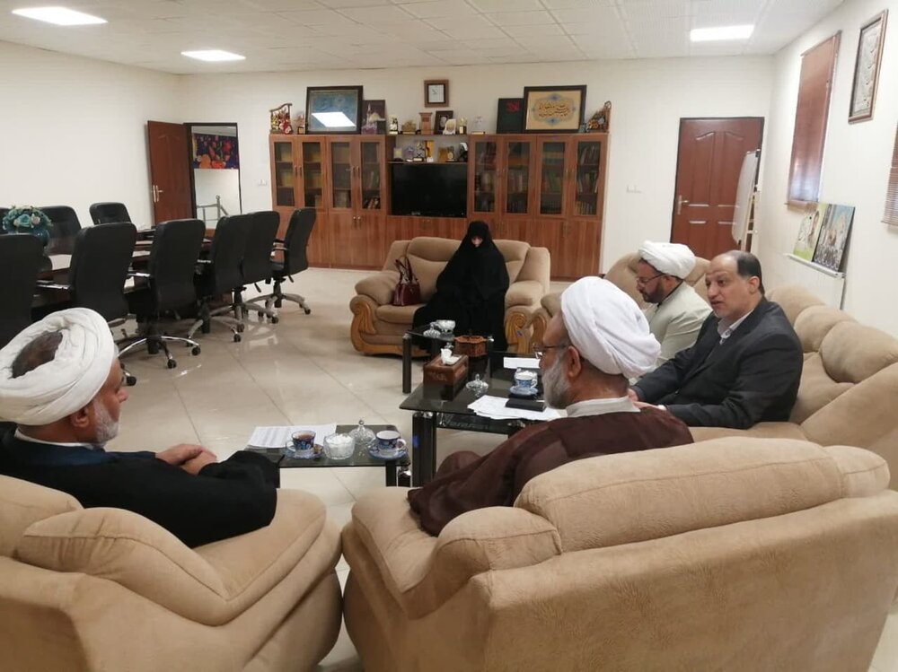 دیدار مدیر حوزه علمیه خواهران یزد با مدیر کل اوقاف و امور خیریه