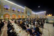 تصاویر/ اطعام زائران علوی در صحن حضرت فاطمه (س) در شب ۱۳ رجب