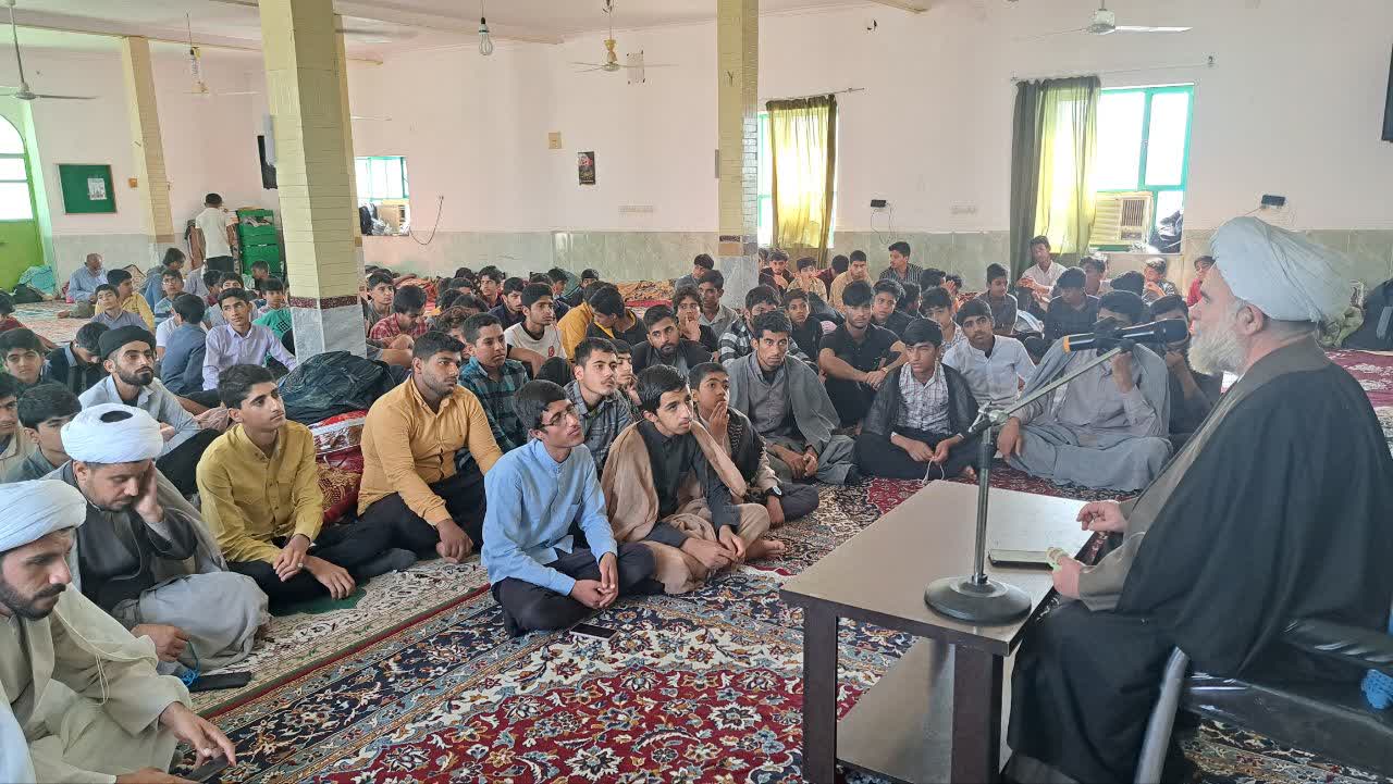 حضور ۳۱۰ معتکف در مسجد ولیعصر(ع) شهر سندرک