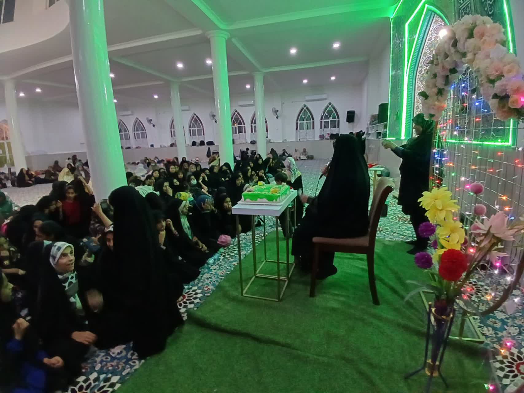حضور ۳۱۰ معتکف در مسجد ولیعصر(ع) شهر سندرک