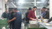 تصاویر/ توزیع غذای گرم در بین معتکفین در شهرستان ساوه