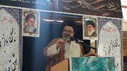 وجود رهبر صالح دینی در رأس کار موجب پیروزی انقلاب اسلامی شد