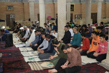تصاویر/ حضور جوانان و نوجوانان سنندجی در مراسم معنوی اعتکاف