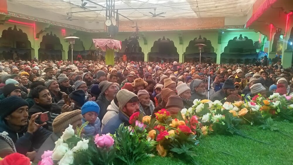 امیر المؤمنین علی ابن ابی طالب (ع) عالم انسانیت کیلئے مشعل راہ ہیں