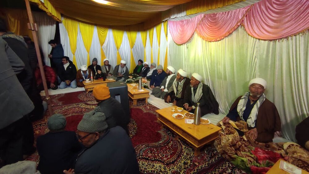 امیر المؤمنین علی ابن ابی طالب (ع) عالم انسانیت کیلئے مشعل راہ ہیں