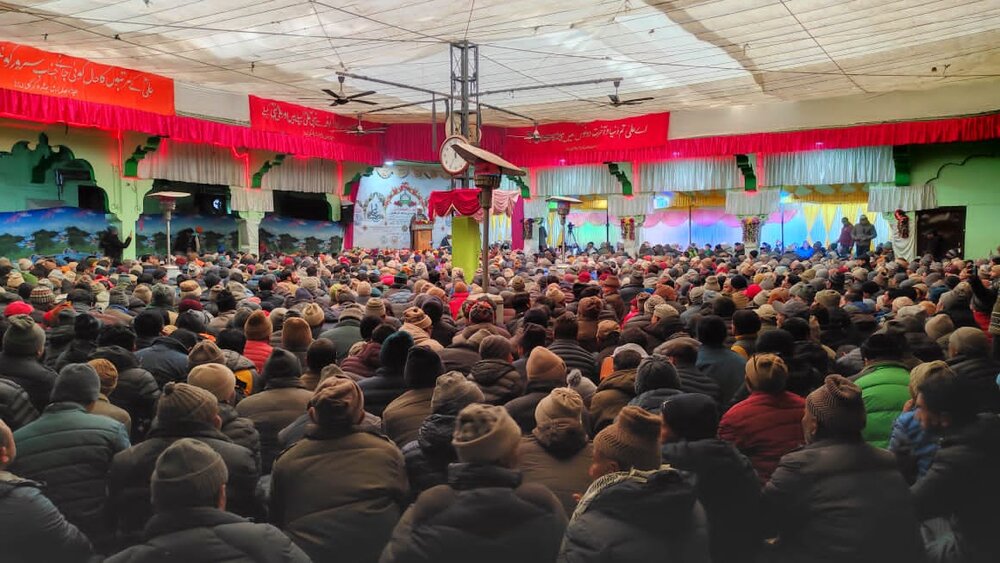 امیر المؤمنین علی ابن ابی طالب (ع) عالم انسانیت کیلئے مشعل راہ ہیں