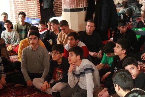 تصاویر/ دومین روز از اعتکاف دانش اموزی در شهرستان خوی