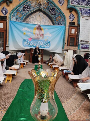 تصاویر/ برگزاری مراسم اعتکاف دانش آموزی دختران در مسجد سید حمزه شهرستان خوی