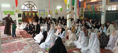 تصاویر/ برگزاری مراسم اعتکاف دانش آموزی دختران در مسجد شهید بهشتی خوی