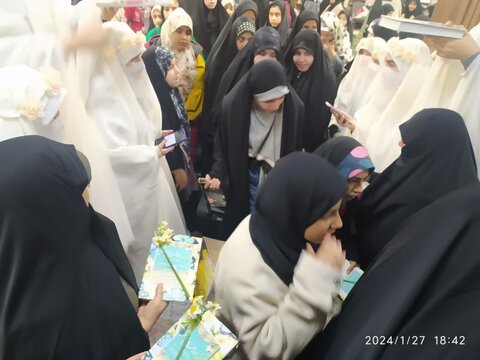 تصاویر/ پایان سه روز اعتکاف دانش آموزی دختران در ارومیه