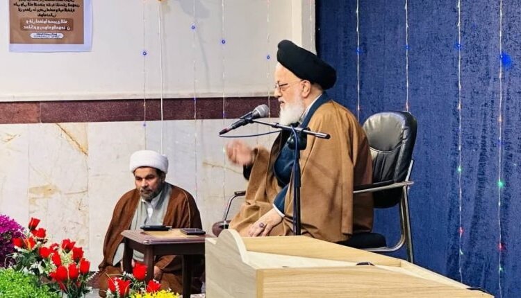 کل المسلمین من الشیعة والسنة یعترفون بفضائل أمیر المؤمنین علیه السلام وعظمته کل المسلمین من الشیعة والسنة یعترفون بفضائل أمیر المؤمنین علیه السلام وعظمته