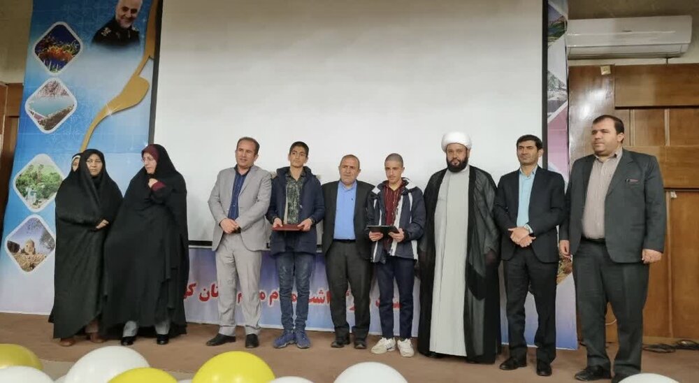 حجاب را به عنوان یک دستور الهی برای نسل جوان تبیین کنیم