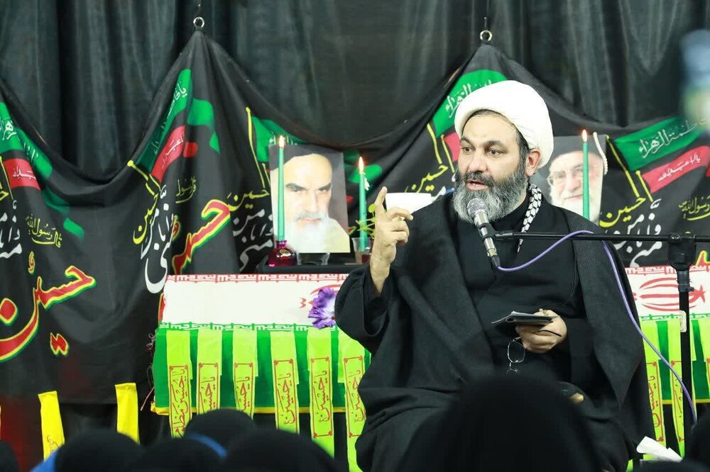 دارالعباده یزد در سالروز وفات حضرت زینب(س) به سوگ نشست