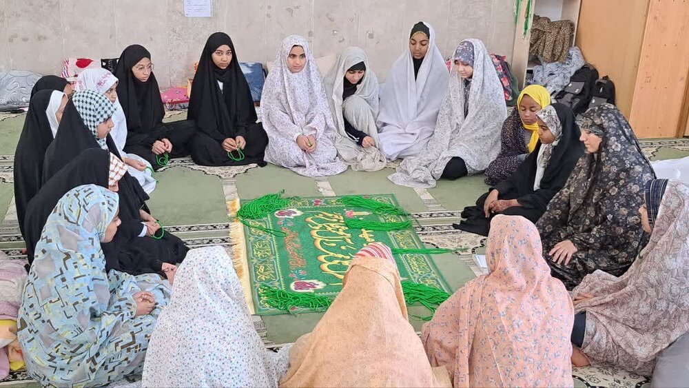 مراسم معنوی اعتکاف با حضور پرشور نوجوانان در قشم برگزار شد