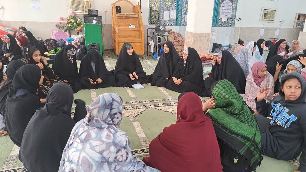 مراسم معنوی اعتکاف با حضور پرشور نوجوانان در قشم برگزار شد