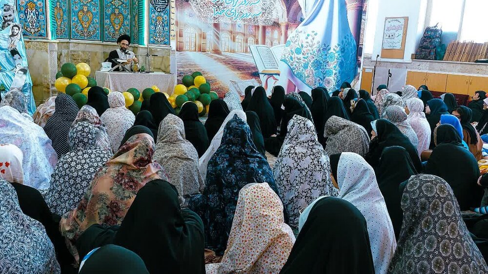 حضور امام جمعه کاشان در جمع نوجوانان و دانش آموزان معتکف+ عکس