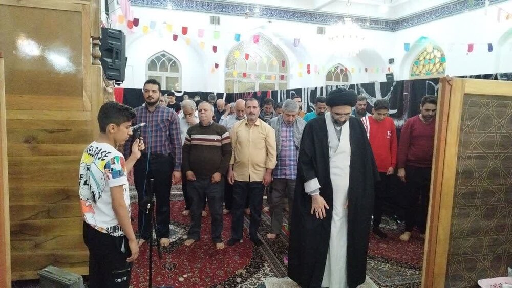 حضور امام جمعه کاشان در جمع نوجوانان و دانش آموزان معتکف+ عکس