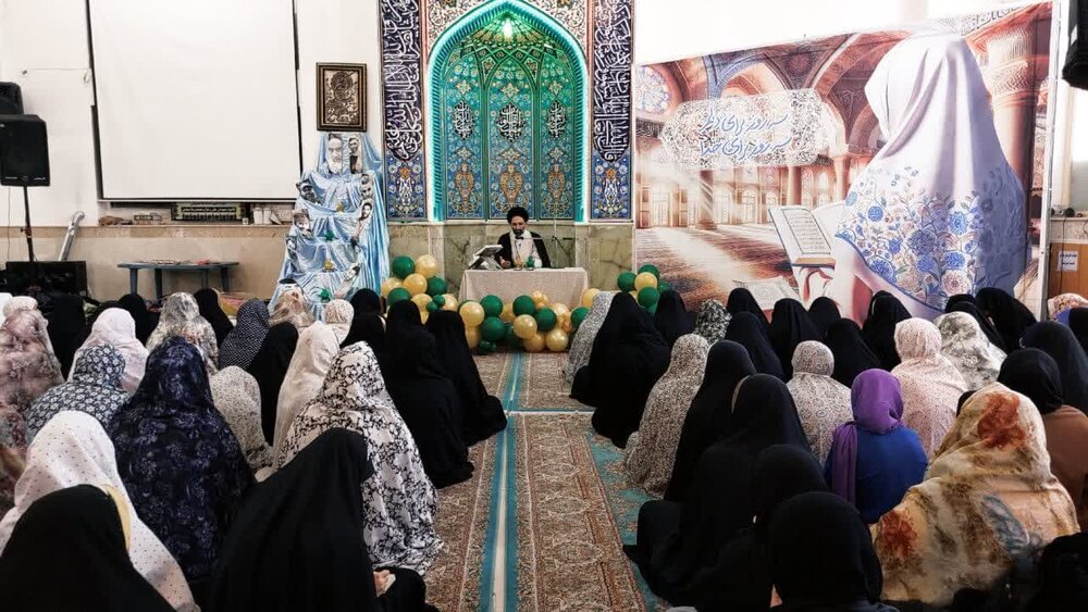 حضور امام جمعه کاشان در جمع نوجوانان و دانش آموزان معتکف+ عکس