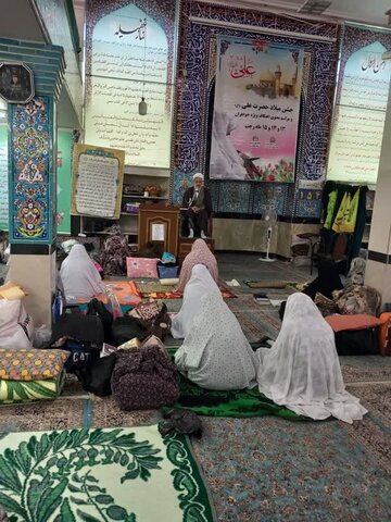 تصاویر/حضور مدیر و مبلغین موسسه آموزش عالی حوزوی ریحانه الرسول سلام الله علیها در مسجد محمد رسول الله(ص) ساوه در جمع معتکفین
