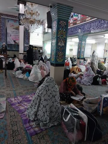 تصاویر/حضور مدیر و مبلغین موسسه آموزش عالی حوزوی ریحانه الرسول سلام الله علیها در مسجد محمد رسول الله(ص) ساوه در جمع معتکفین