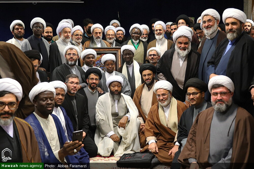 تصاویر/ اجلاس تجلیل از شخصیت شیخ ابراهیم زکزاکی رهبر جنبش اسلامی نیجریه با حضور آیت الله اعرافی در قم تصاویر/ اجلاس تجلیل از شخصیت شیخ ابراهیم زکزاکی رهبر جنبش اسلامی نیجریه با حضور آیت الله اعرافی در قم