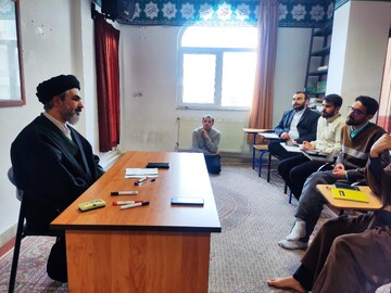 تصاویر/ کارگاه تلبس طلاب مدرسه علمیه صالحیه