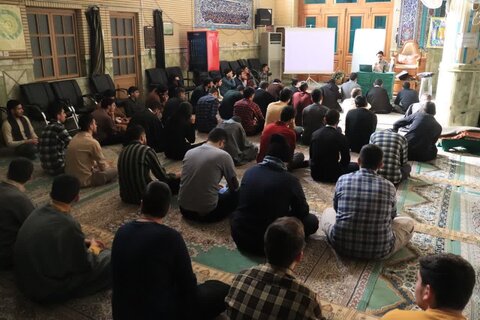 تصاویر/ کارگاه هدف و انگیزه ویژه طلاب مدرسه علمیه امام خامنه‌ای