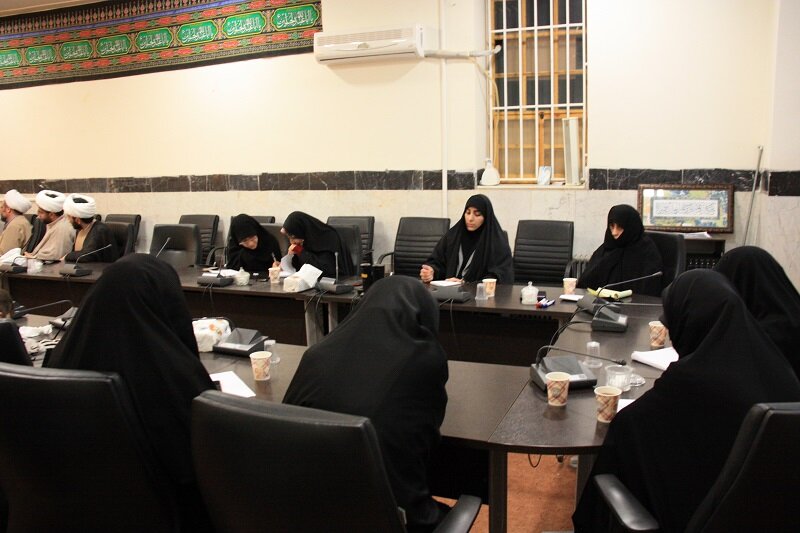 جلسه هم اندیشی معاونین و رابطین مدارس امین استان کرمانشاه برگزار شد+عکس