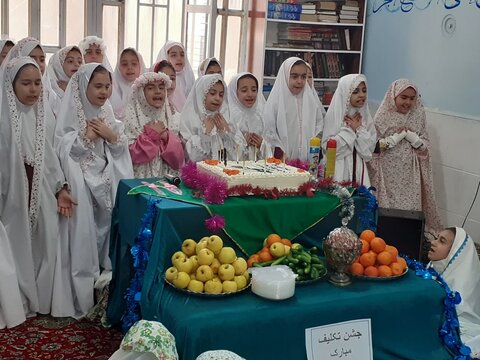تصاویر برگزاری جشن تکلیف در یکی از مدارس دخترانه خرم آباد