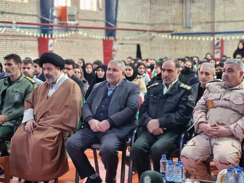 تصاویر/ ویژه برنامه نواختن زنگ انقلاب و آغاز دهه فجر در شهرستان ماکو