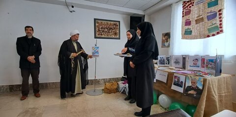 تصاویر/ ویژه برنامه نواختن زنگ انقلاب و آغاز دهه فجر در شهرستان ماکو