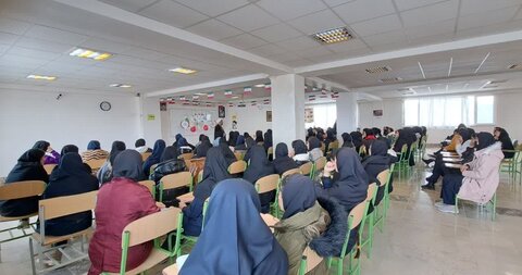 تصاویر/ ویژه برنامه نواختن زنگ انقلاب و آغاز دهه فجر در شهرستان ماکو