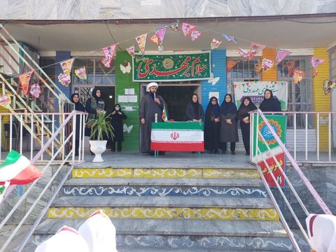 جشن انقلاب در مدرسه امامت خرم آباد