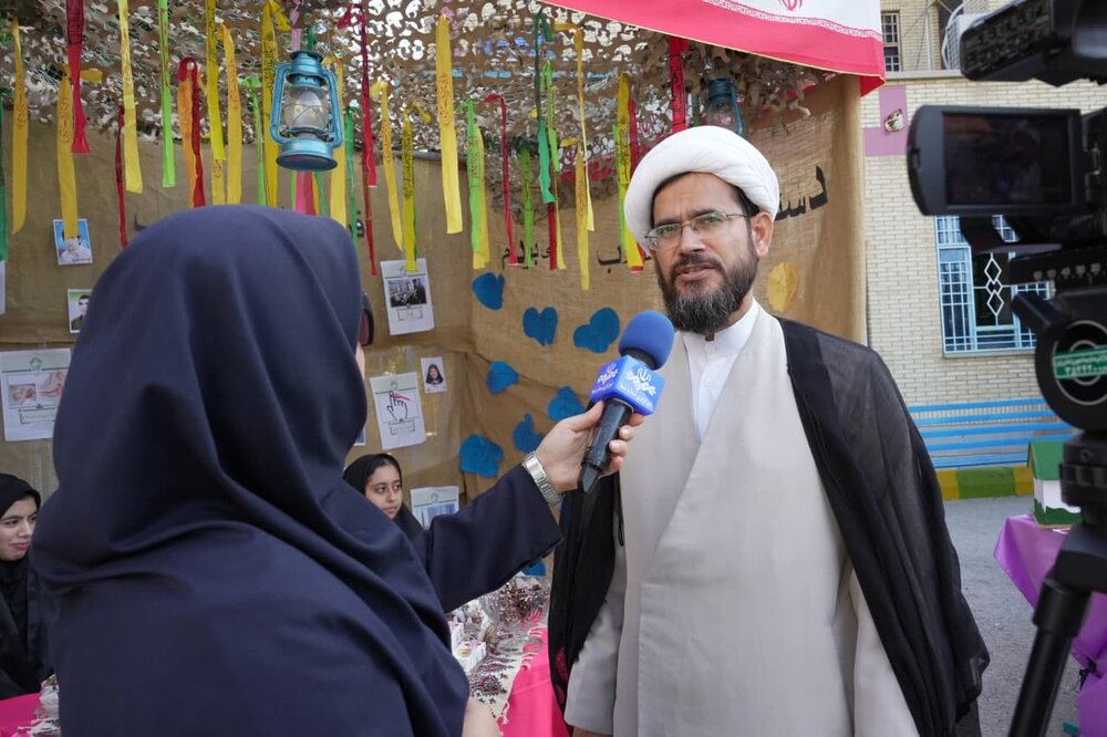 زنگ انقلاب در مدارس استان بوشهر نواخته شد