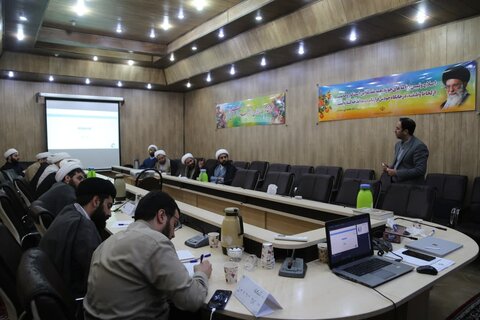 تصاویر/ برگزاری دوره DISC(رفتارشناسی) در حوزه علمیه خوزستان