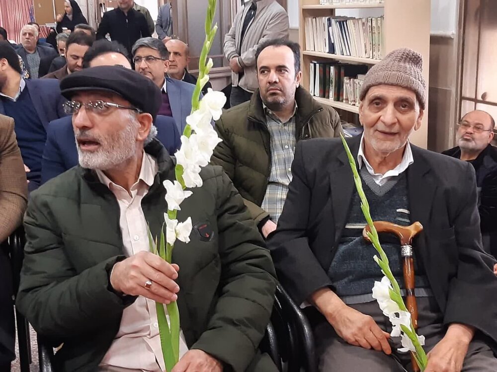 آیین گرامیداشت سالروز لحظه ورود امام خمینی (ره) به میهن درکاشان برگزارشد+عکس