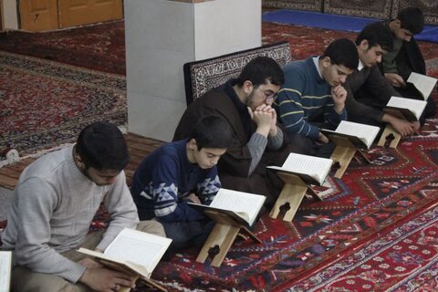 تصاویر/ محفل انس با قرآن در مدرسه علمیه خوی