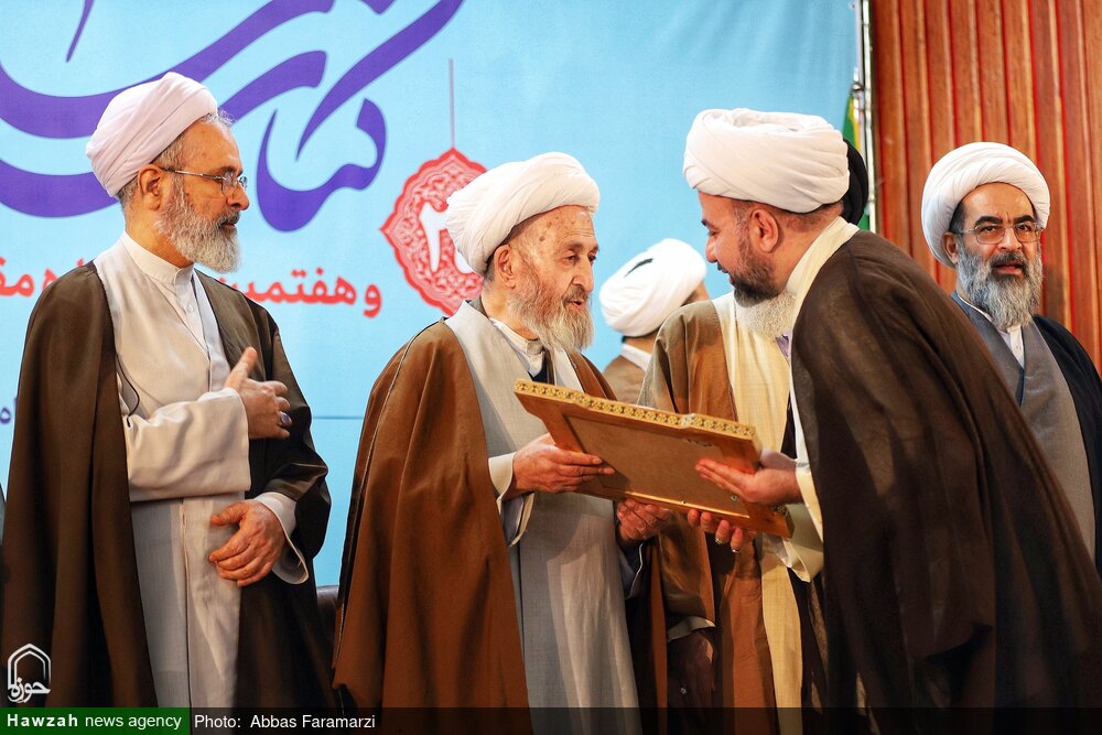 जब भी मानव जाति ने अपनी सभ्यता को बचाना चाहा तो उसने कलम और कागज का इस्तेमाल किया