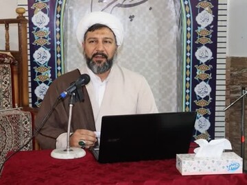 مصرف گرایی نتیجه دوری از سبک زندگی اسلامی است