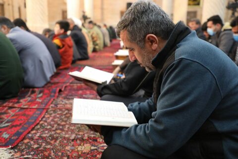 تصاویر/ اجرای برنامه قرائت قرآن توسط «کاروان قرآنی انقلاب» در مسجد جامع سنندج