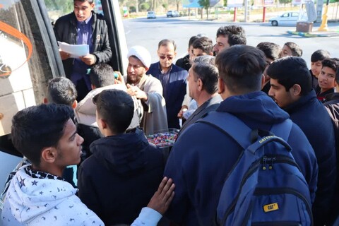 اعزام دانش آموزان مدارس عالیشهر به مناطق عملیاتی جنوب