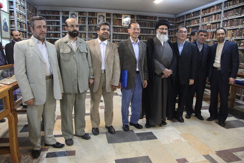The visit of international personalities to the library of Grand Ayatollah Marashi Najafi/ Photo