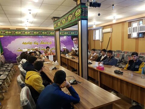 تصاویر/ راسم تجلیل از برگزیدگان پانزدهمین دوره جشنواره علامه حلّی و ممتازین تحصیلی نیمسال اول مدرسه علمیه امام خمینی(ره)ماکو