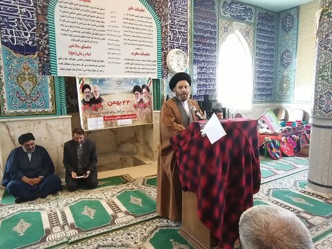 تصاویر مراسم جشن سالگرد پیروزی انقلاب اسلامی در روستای قریه صاحب الزمان(عج)لرستان