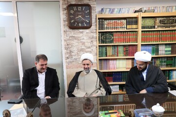 تصاویر/ نشست مدیر مرکز رسانه و فضای مجازی حوزه با مدیر حوزه علمیه یزد