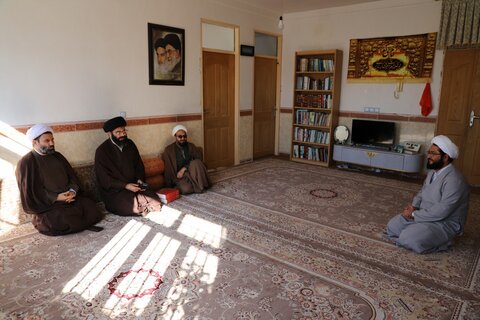 تصاویر/ سرکشی مدیر حوزه علمیه کردستان از روحانیون طرح هجرت شهرستان قروه