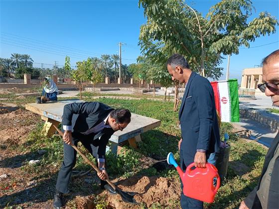 کاشت ۴۵ نهال در امامزاده ابراهیم(ع) دشتستان