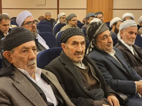 تصاویر/نشست طلاب و روحانیون کامیاران با نماینده ولی فقیه در کردستان